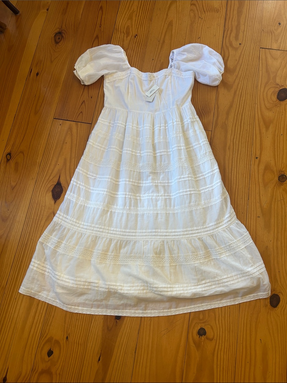 Abercrombie & Fitch White Puff-Sleeve Tiered Maxi Dress